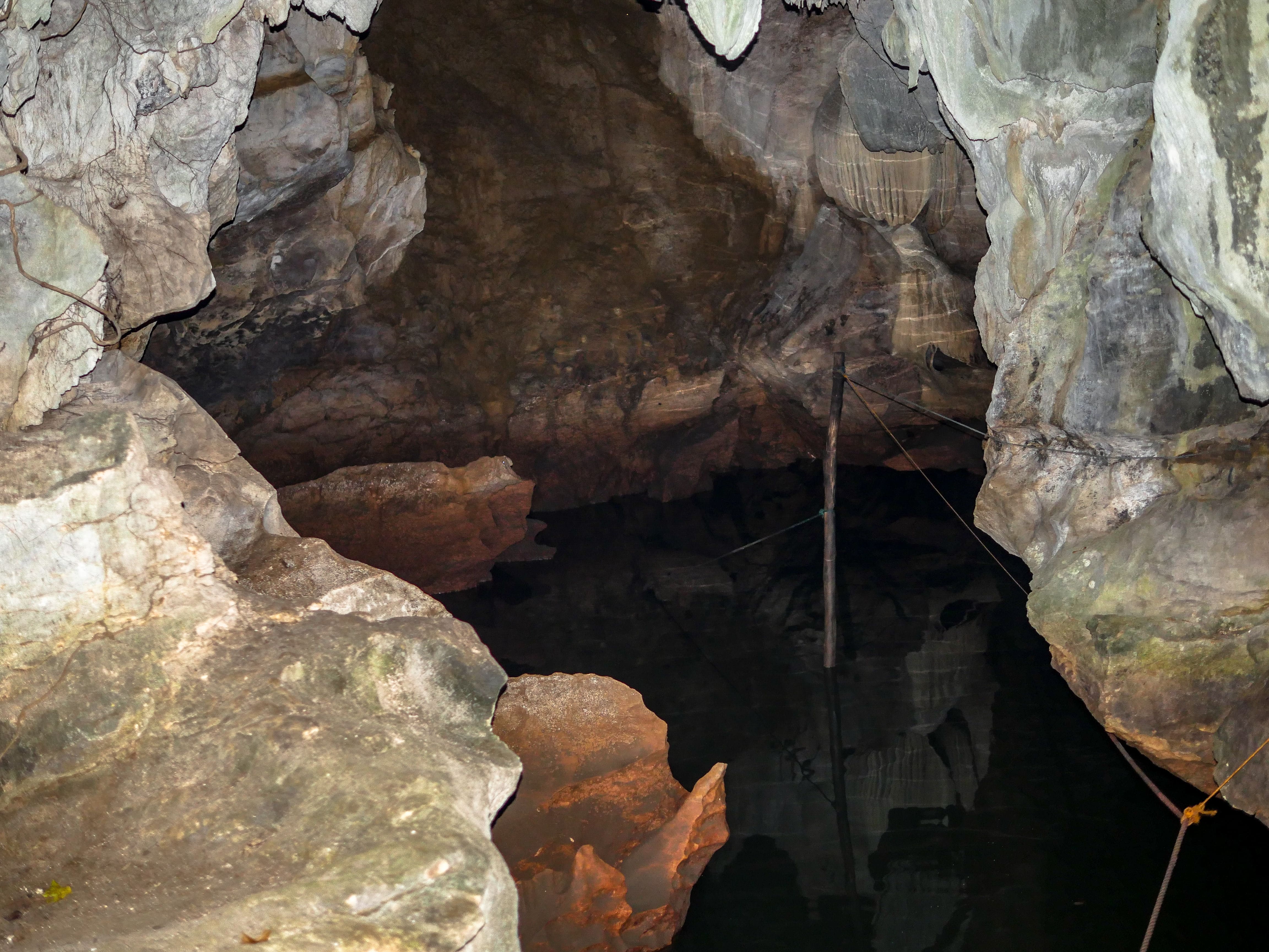 inside of the tayangban cave in siargao island